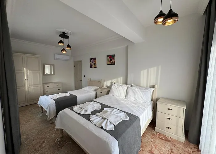 White Deluxe Oeluedeniz Villa Fethiye