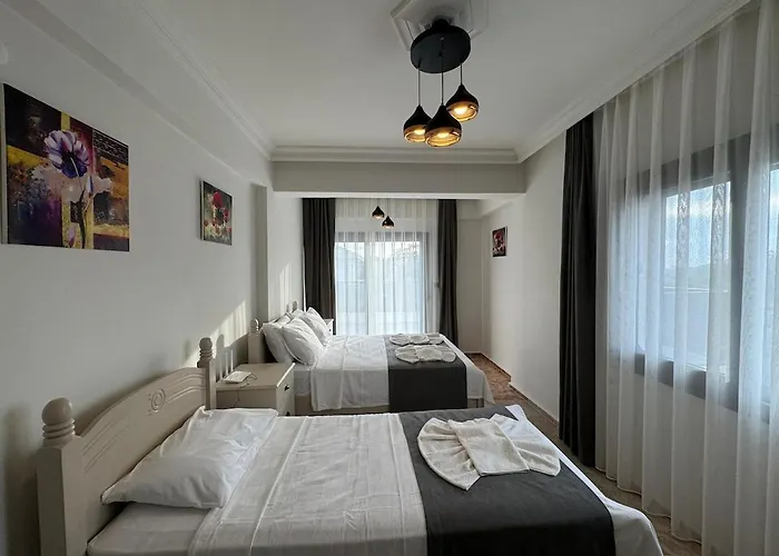 White Deluxe Oeluedeniz