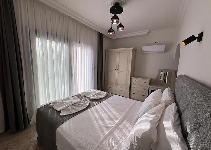 White Deluxe Oeluedeniz Villa *