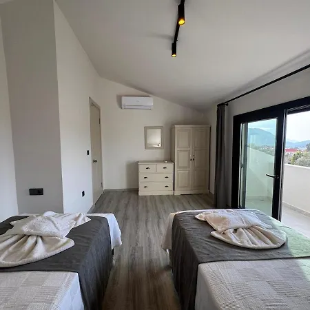 White Deluxe Oeluedeniz