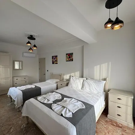 White Deluxe Oeluedeniz