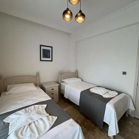 White Deluxe Oeluedeniz 빌라