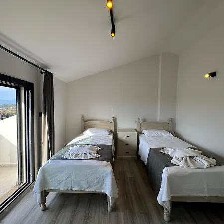 Villa White Deluxe