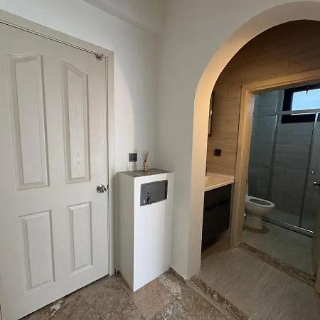 فيلة White Deluxe Oeluedeniz