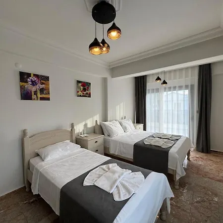 فيلة White Deluxe Oeluedeniz