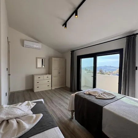 White Deluxe Oeluedeniz