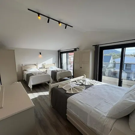 White Deluxe Oeluedeniz