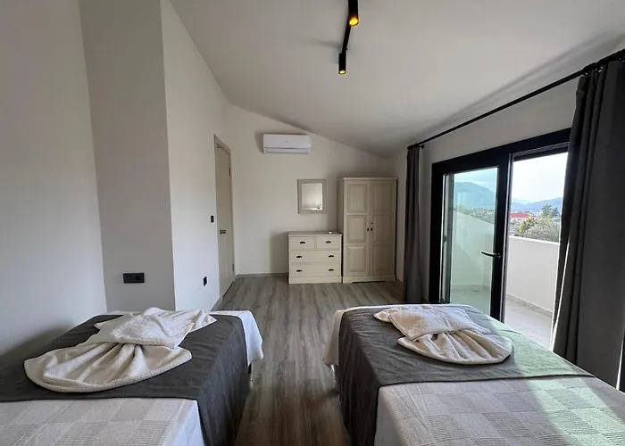 White Deluxe Oeluedeniz