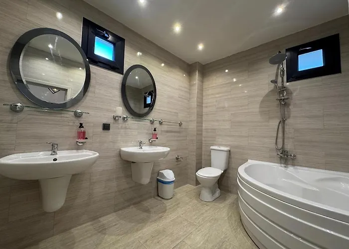 White Deluxe Oeluedeniz Vila *