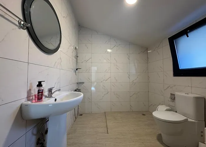 White Deluxe Oeluedeniz *