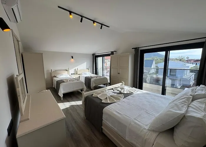 White Deluxe Oeluedeniz